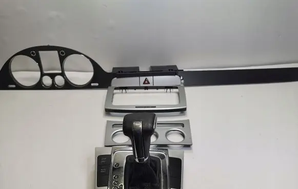 Volkswagen PASSAT B6 Dashboard glove box trim 