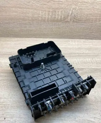Volkswagen Golf V Fuse module 1K0937125A