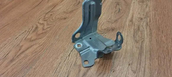 Fender mounting bracket