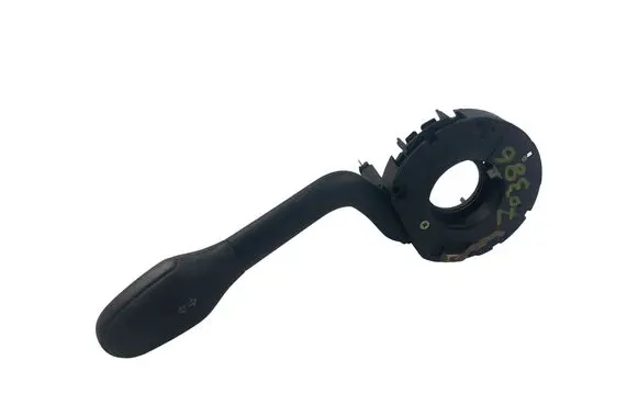 Volkswagen Golf III Indicator stalk SAEQB91
