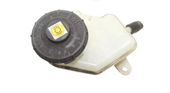 Honda CR-V Brake fluid reservoir 