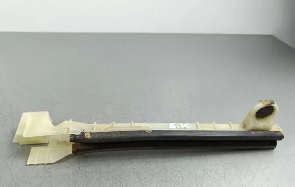 DS Automobiles 7 Crossback Rear door windshield rail 9821855580