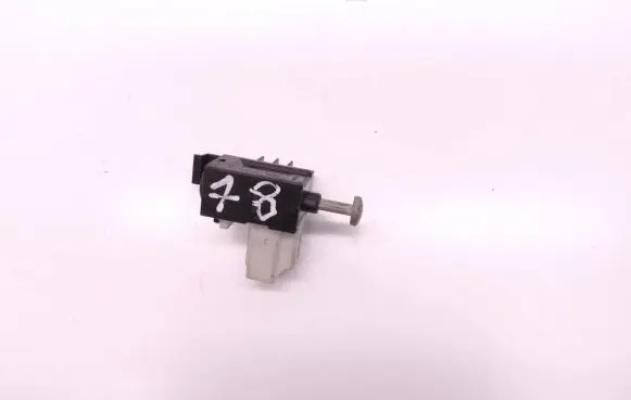 Volvo V50 Clutch pedal sensor D78