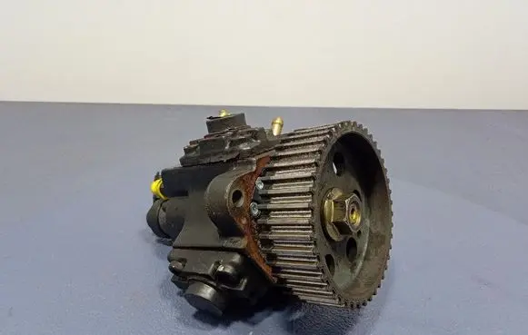 Alfa Romeo 159 Fuel injection high pressure pump 0445010150