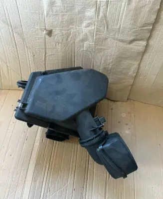 BMW 4 F36 Gran coupe Air filter box 8601677 72336579 10737810