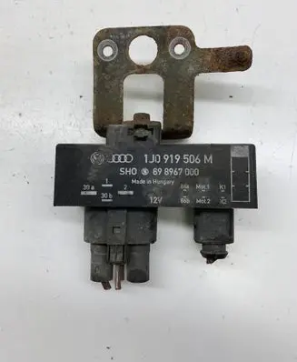 Coolant fan relay