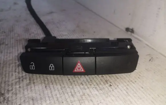 Opel Insignia A Hazard light switch 13271927