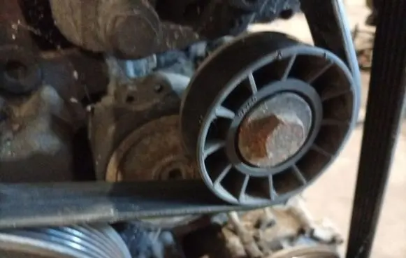 Volvo V50 Generator/alternator belt tensioner