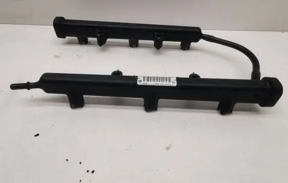Chrysler Pacifica Fuel distributor 05281429AA