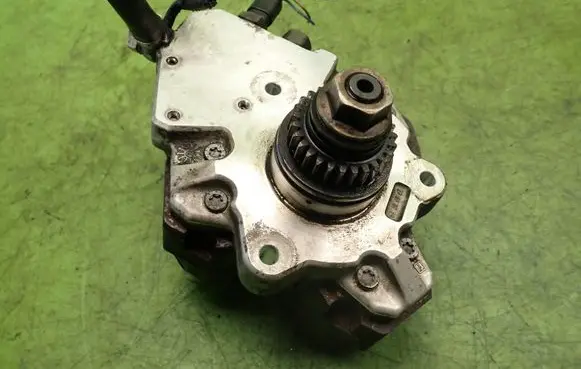 Mercedes-Benz B W245 Fuel injection high pressure pump