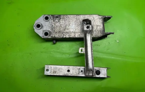 BMW 7 F01 F02 F03 F04 Radiator support slam panel bracket 90820H7162 715887103