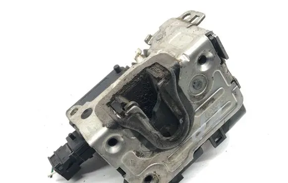 Dacia Duster II Front door lock 