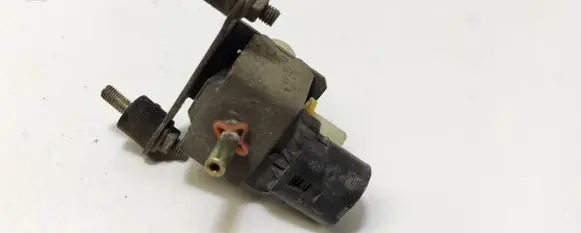 Renault 19 Vacuum valve 