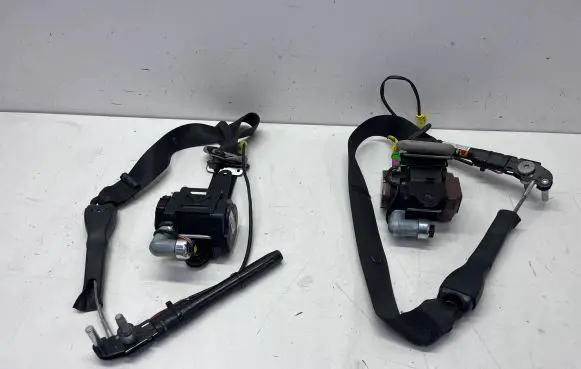 Opel Antara Front seatbelt 604537805 901738877