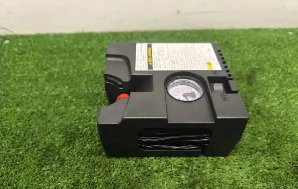 Toyota Prius (XW30) Tire air pump compressor 9101A 1110026532
