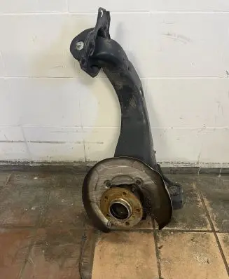 BMW 1 F40 Rear wheel hub 6898964