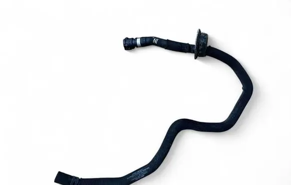 Coolant pipe/hose