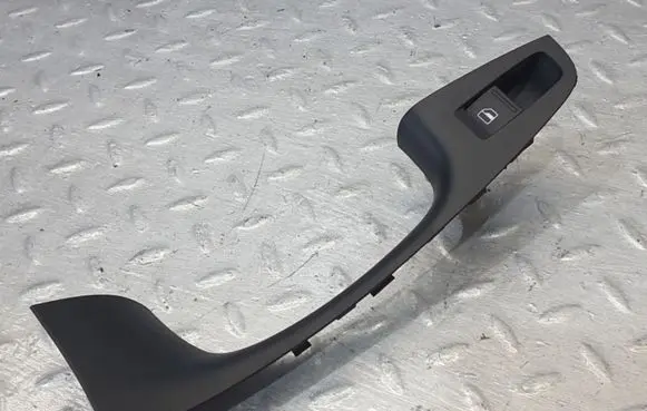 Volkswagen Jetta VI Electric window control switch 7L6959855B 5C6867255CD