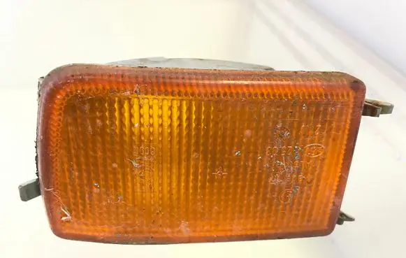Volkswagen Golf III Front indicator light