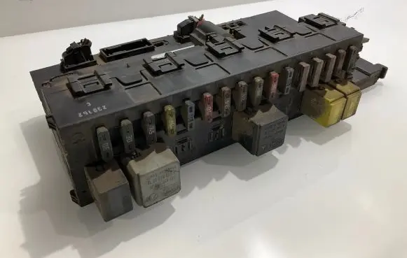 Mercedes-Benz C W203 SAM control unit 2035450701 5DK00797420 1065150343