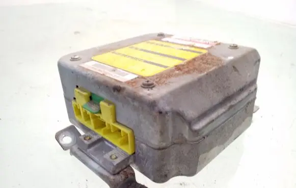 Subaru Impreza I Airbag control unit/module 98221FA000 1523000404