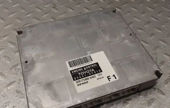 Toyota Corolla Verso E121 Engine control unit/module 896610F010 MB1758006463