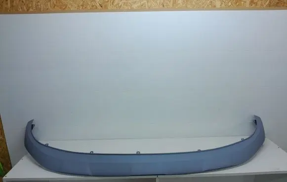Front bumper lip