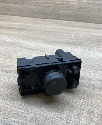 Opel Zafira B Light switch 13205863