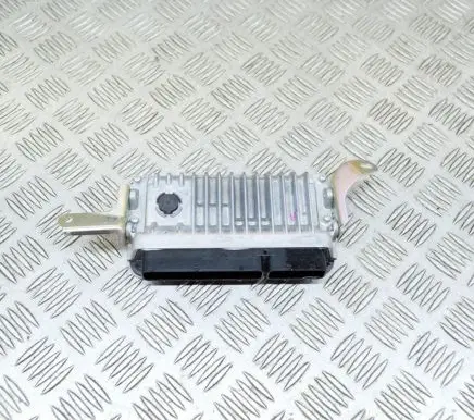 Toyota Yaris Engine control unit/module 896610U120 MB2768001650