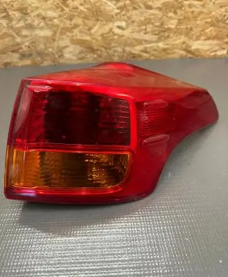Toyota RAV 4 (XA40) Rear/tail lights 13669