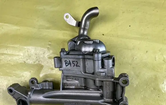 Mercedes-Benz B W245 Oil pump A6401810401