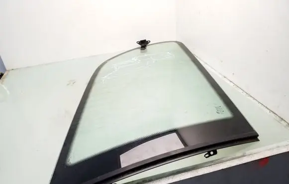 Ford Galaxy Rear side window AS2