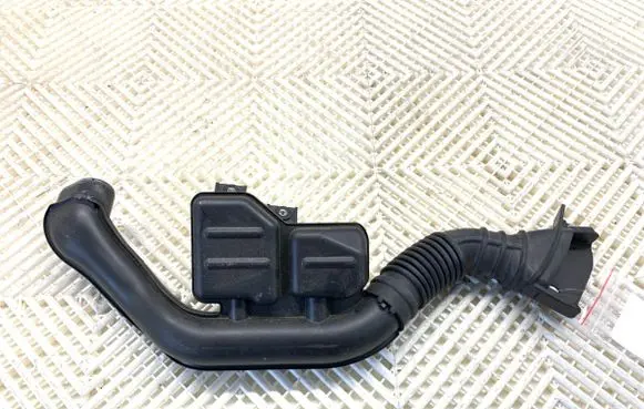 Suzuki Swift IV Air intake hose/pipe 69TR01