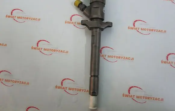 Peugeot 406 Fuel injector 0445110353