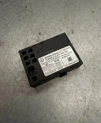 Mercedes-Benz E W211 Gateway control module A2115402945
