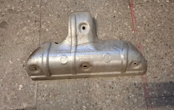 Volvo XC70 Exhaust heat shield 30757440