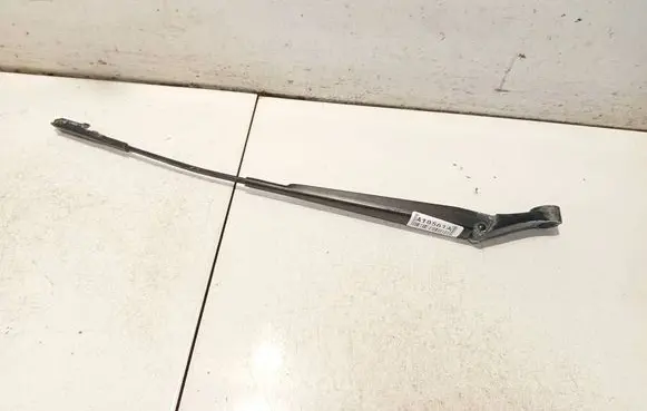 Opel Zafira B Front wiper blade arm 13145564