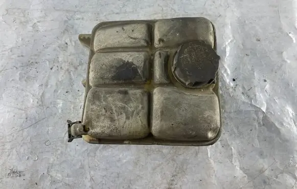 Ford Focus Coolant expansion tank/reservoir 8V618K218 8V618K218A 8V618K218D