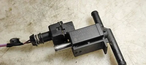 Dacia Sandero II Vacuum valve 70134303 8200603558 19T136