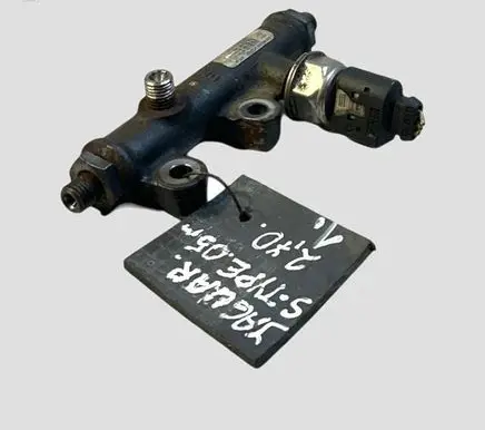 Jaguar S-Type Fuel main line pipe 4R8Q9C066AE 5WS40128 A2C20001297