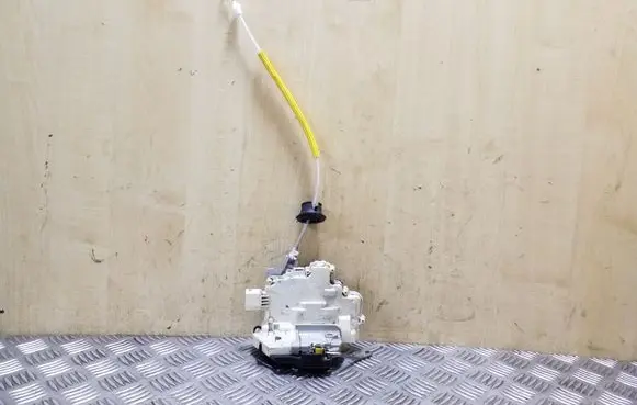 Seat Exeo (3R) Rear door lock 8E0839015