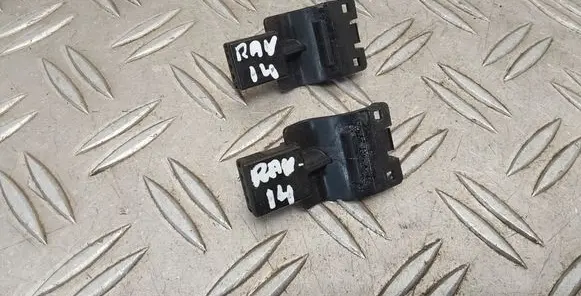 Toyota RAV 4 (XA40) Windshield washer spray nozzle 