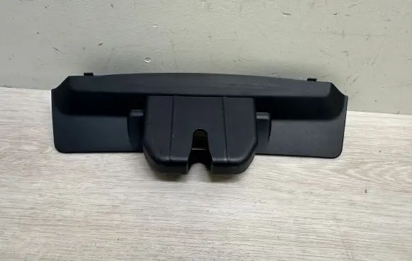 Porsche Cayenne (92A) Tailgate/boot lid lock trim 7P5827520E 958555520011E0