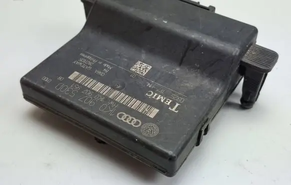 Audi A3 S3 A3 Sportback 8P Gateway control module 1K0907530D 1K0907951