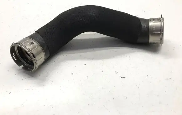 BMW 2 Active Tourer U06 Intercooler hose/pipe 8471881
