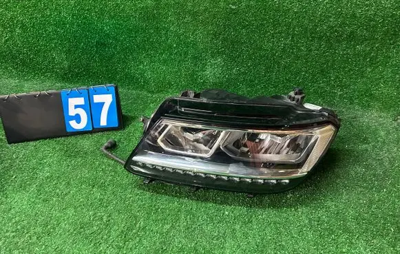 Volkswagen Tiguan Headlight/headlamp 5NB941035B