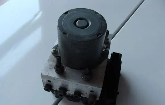 Land Rover Discovery 3 - LR3 ABS Pump SRB-500162