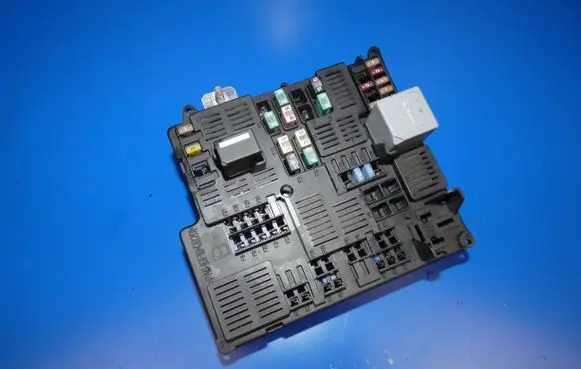 Volvo S90, V90 Fuse module 31473570 17032