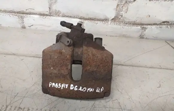 Volkswagen PASSAT B6 Front brake caliper 582