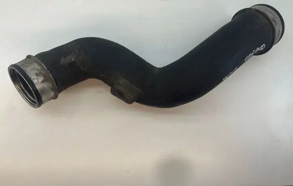 Mercedes-Benz C W203 Intercooler hose/pipe A2035282082